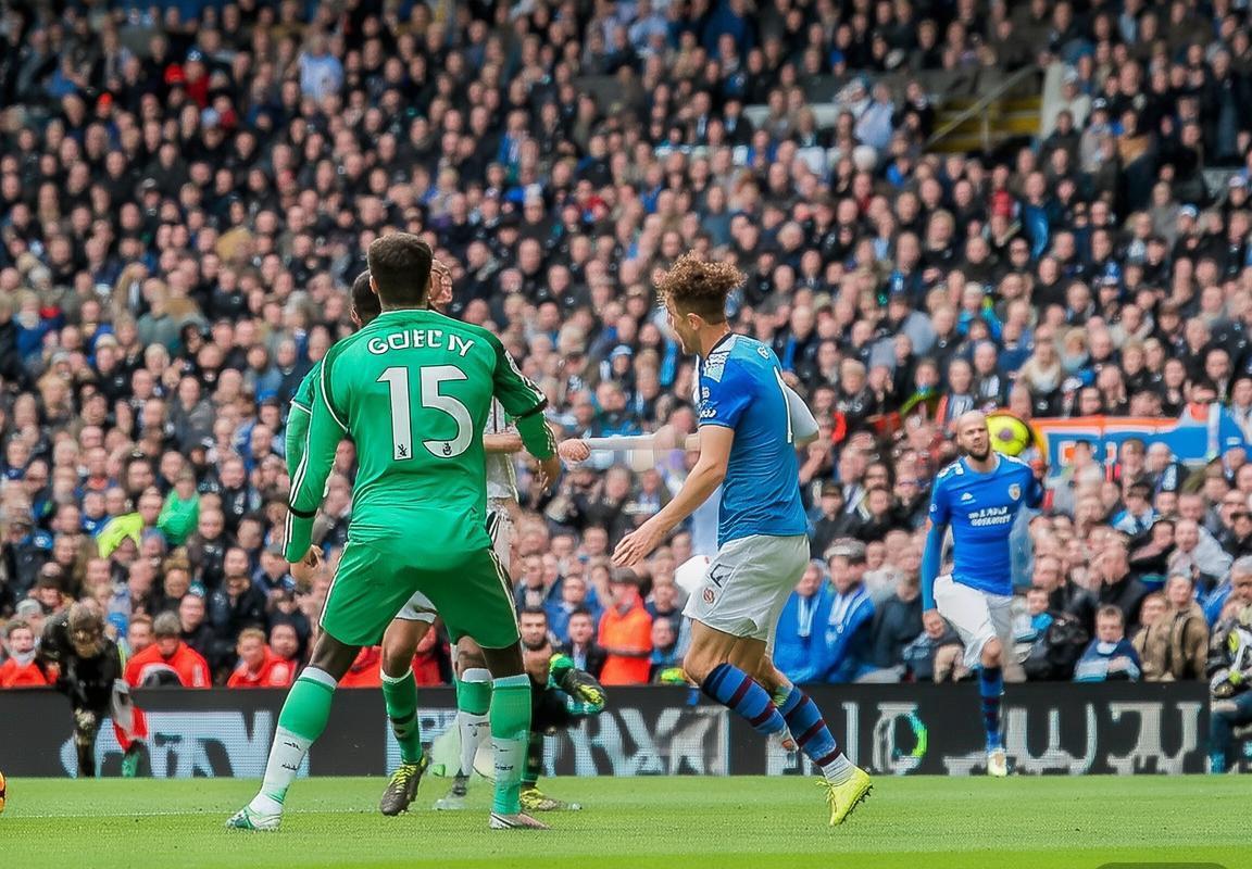 2017曼市德比：瓜迪奥拉与穆里尼奥巅峰对决纪实(图1)